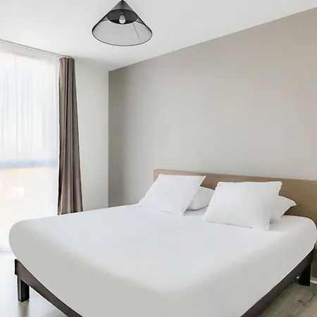 圣纳泽尔城海洋公寓酒店 3* 圣纳泽尔